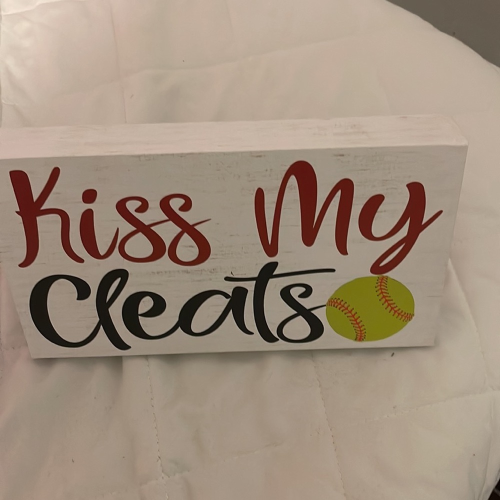 Kiss My Cleats Wall Decor